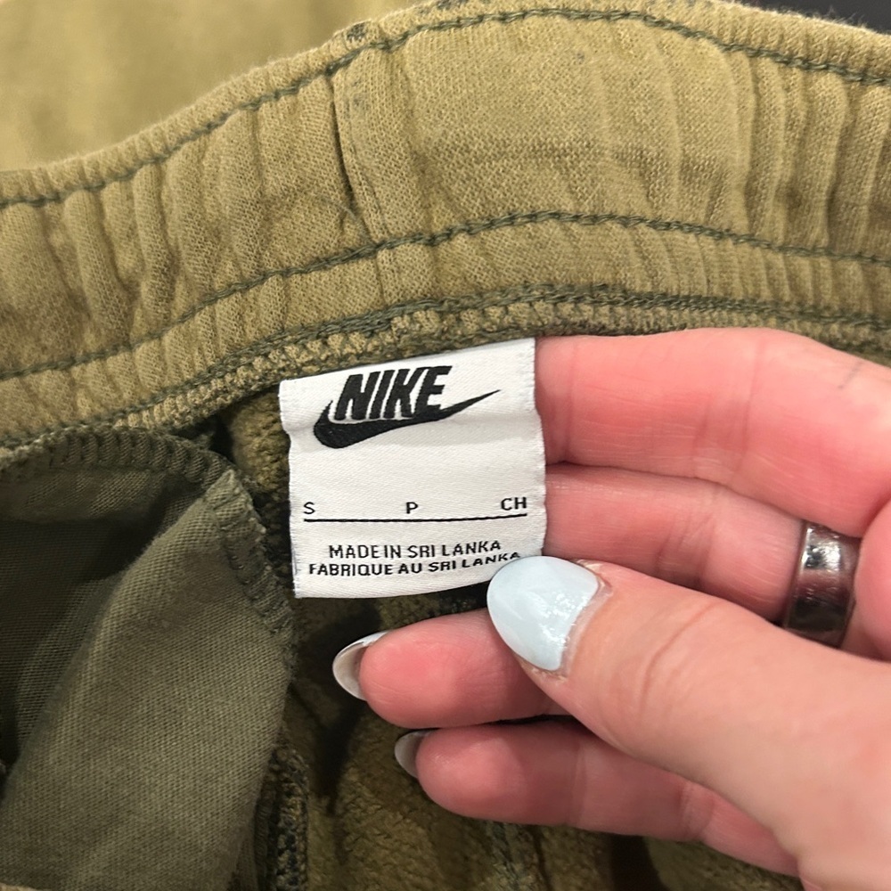 Kids Nike Olive Green Joggers size small - Picture 4 of 4